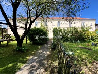  Maison  vendre 8 pices 220 m