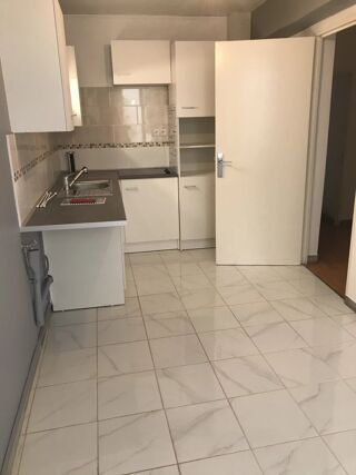 Appartement à louer 2 pièces 33 m²