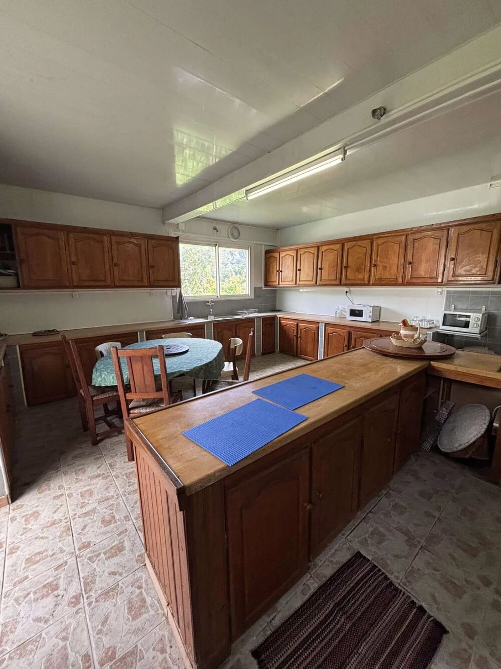 Maison - 10 pièces - 310 m² + 2 Dépendances