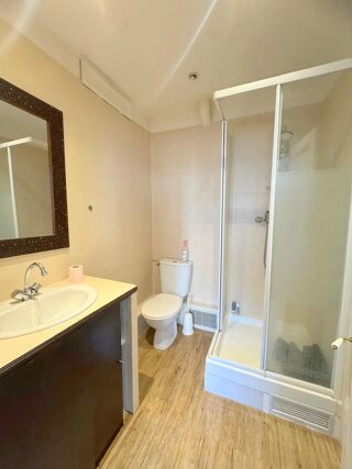  Appartement à louer 2 pièces 70 m²