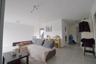  Appartement  vendre 2 pices 77 m