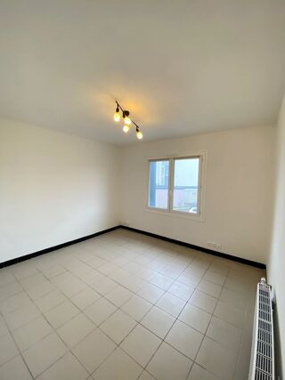  Maison à louer 2 pièces 75 m²