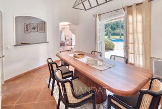  Maison à louer 6 pièces 270 m²