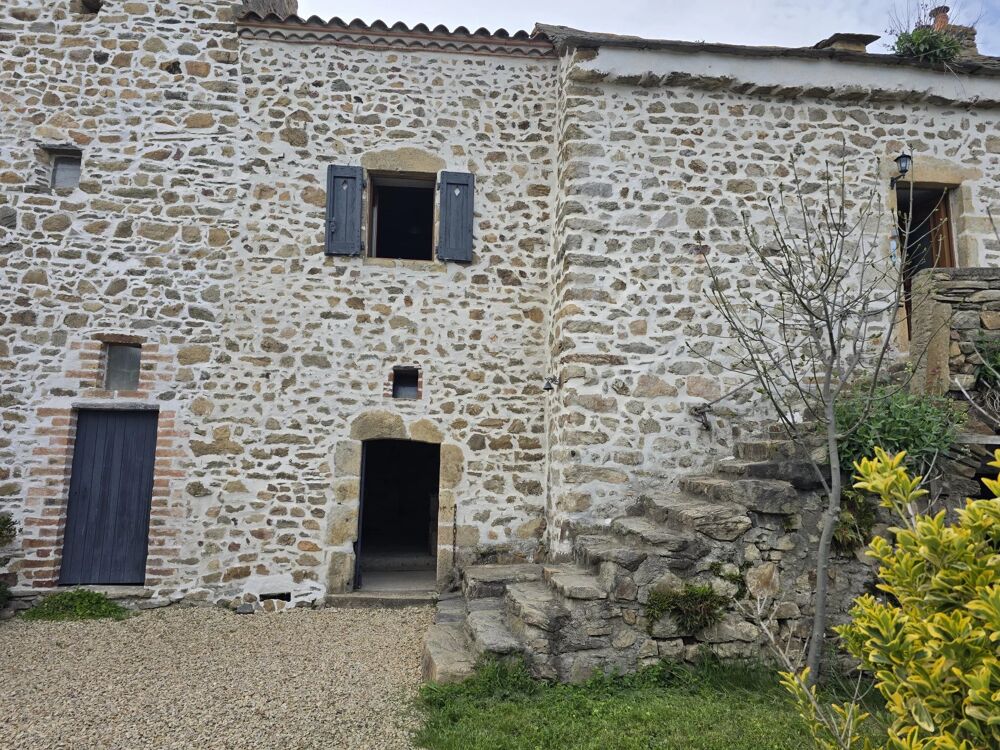 Superbe propriété avec piscine, gîte et dépendances à Apchat