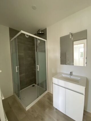  Appartement à louer 3 pièces 67 m²