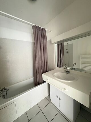  Appartement à louer 2 pièces 45 m²