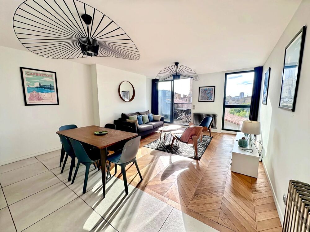 Vente Appartement EXCLUSIVITÉ - QUAI DES CHARTRONS – 2 CHAMBRES – BALCON – PARKING Bordeaux