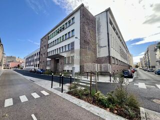  Immeuble à vendre 15 + pièces 1500 m²