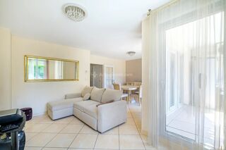 Vente Appartement À vendre – Superbe T4 de 78 m² avec terrasse de 70 m² – Villeurb Villeurbanne