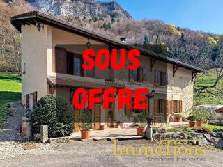 Vente Maison Ferme rénovée avec piscine, 3,8 ha et 550 m² de dépendances – Vu Saint-gervais