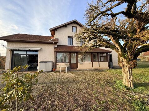   Maison/Villa 9 pi�ces Maison - 9 pi�ce(s) - 234 m�