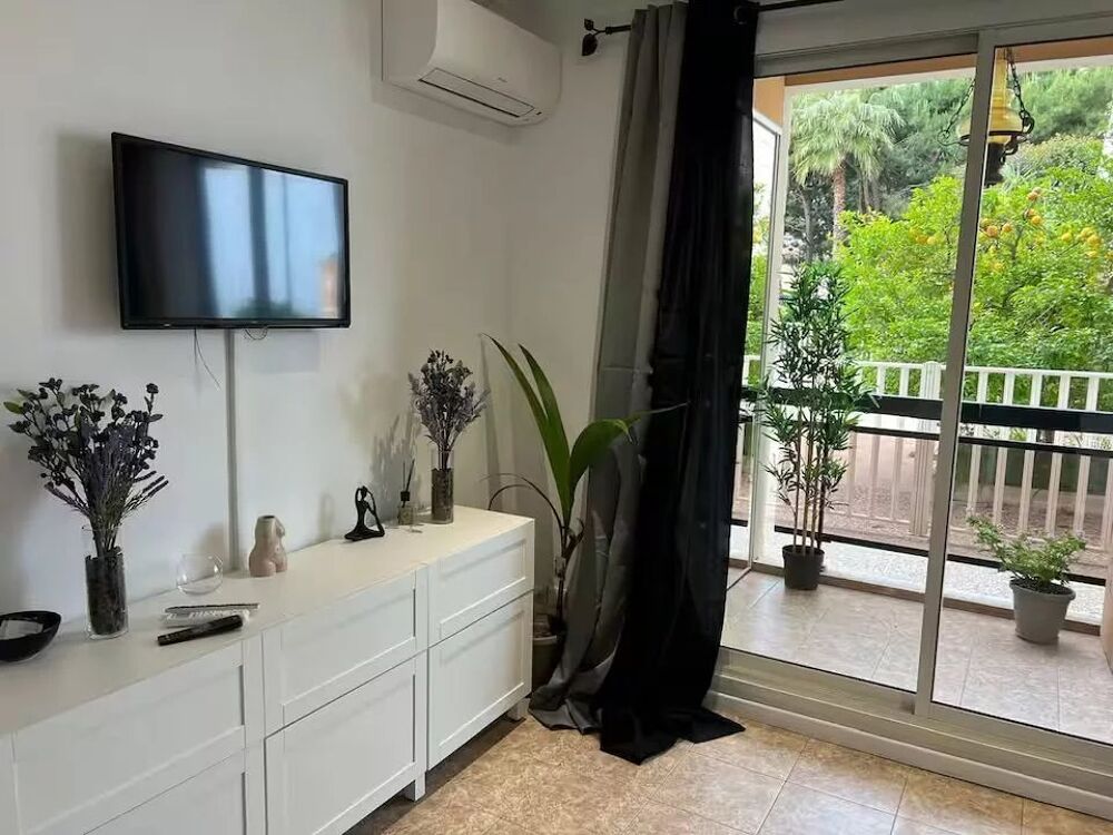Location Appartement Studio 24m²  à Beausoleil accès piscine Beausoleil