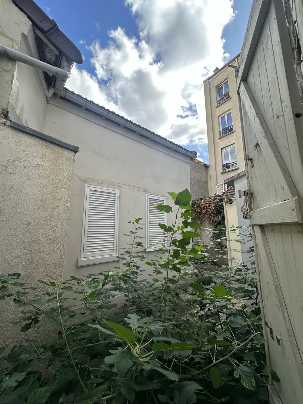 studio à rénover à la frontiere de Paris