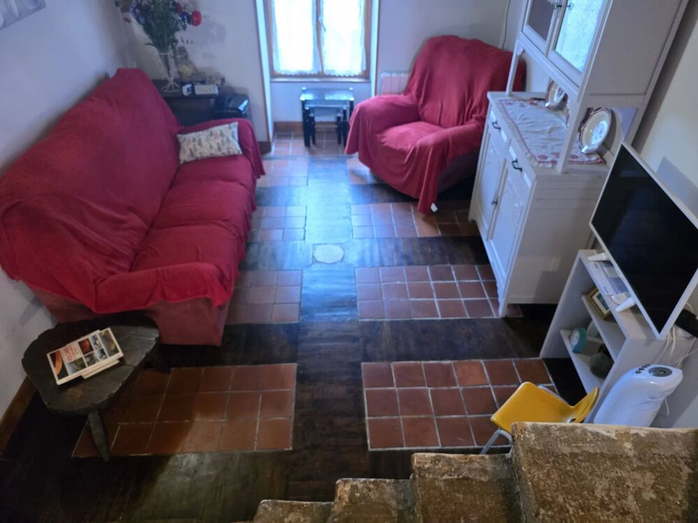 JOLIE MAISON DE VILLAGE DE CARACTERE