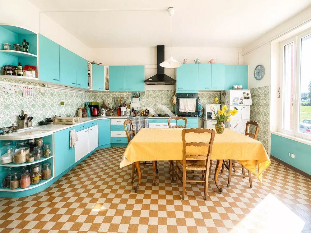 Alès - Maison de ville 160 m² habitables sur 419m² de terrain pl