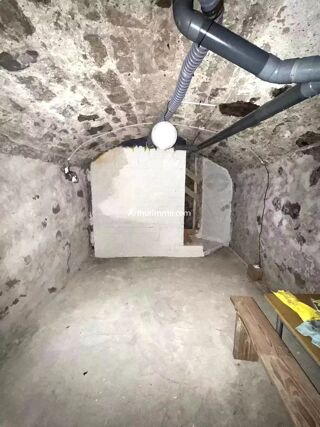   Local + cave en centre ville Aubagne