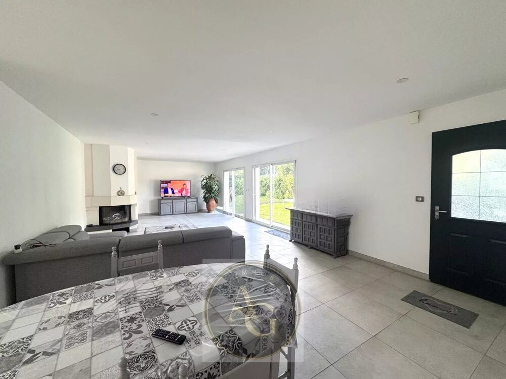 Villa 130m2 plain pied T4 avec jardin et garage à Villeneuve la
