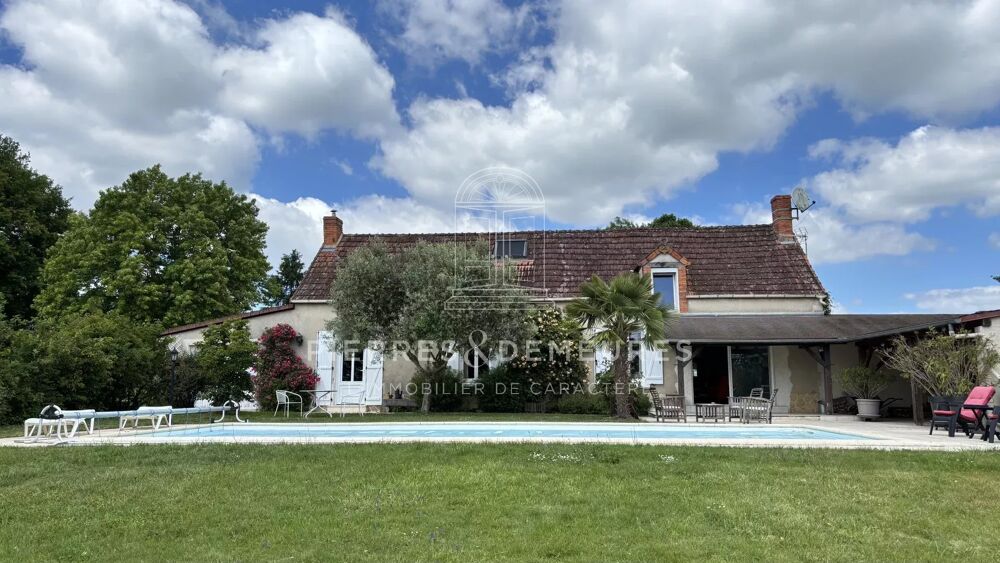 MAISON DE VILLAGE AVEC VUE ET PISCINE