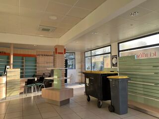  Immeuble  vendre 8 pices 300 m