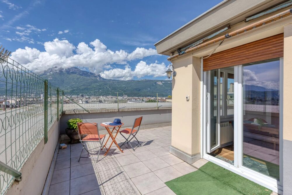 Paul Mistral en dernier étage avec terrasse incroyable de 70 m²