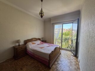  Appartement à louer 3 pièces 100 m²