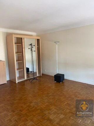  Appartement à louer 1 pièce 32 m²