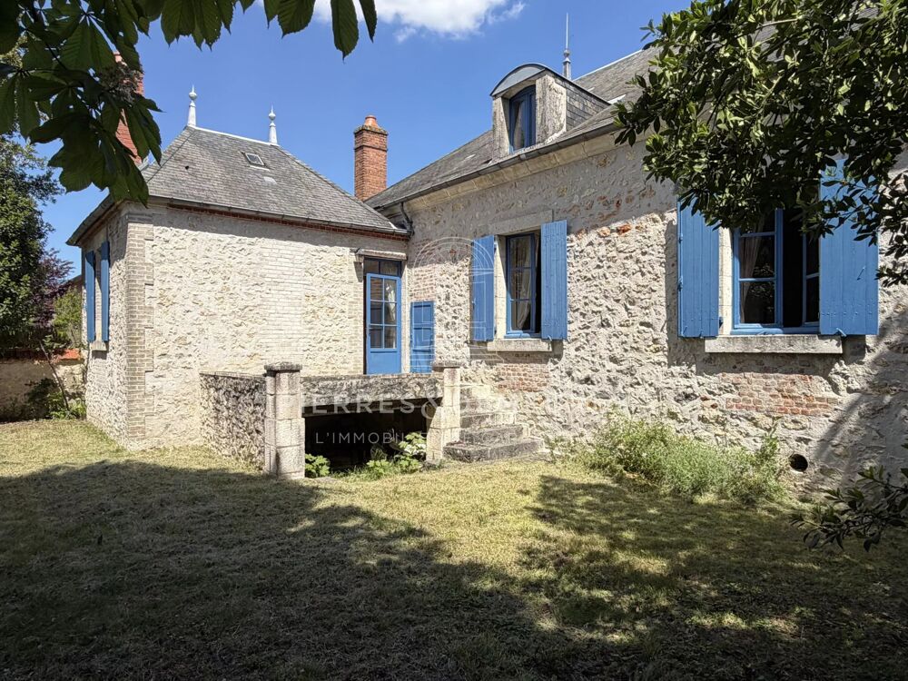 MAISON DE VILLE EN PIERRE AVEC BEAU POTENTIEL