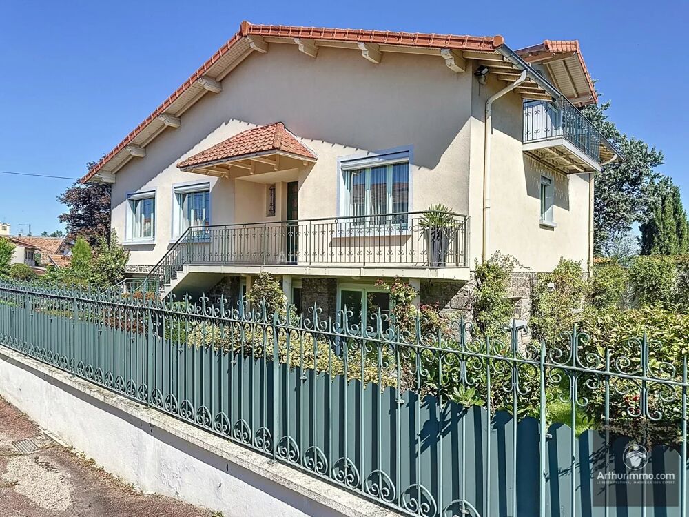 VILLEREST - Maison de 280 m² avec vue dégagée.