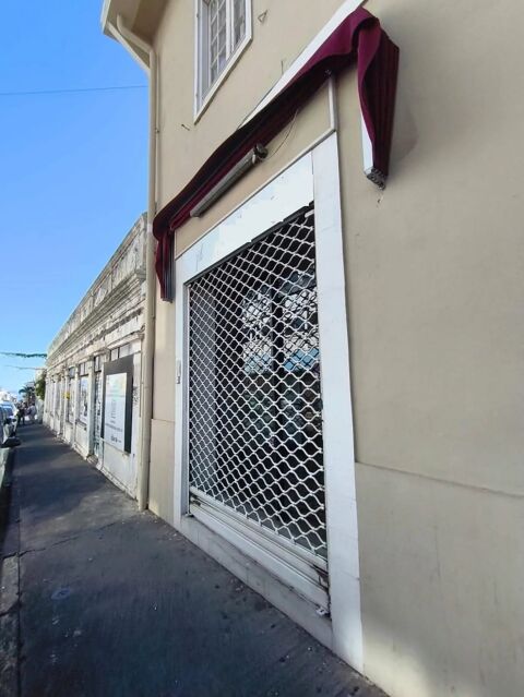 Local commercial 1600 97400 Saint-denis