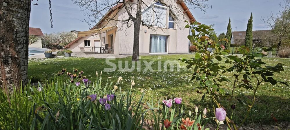 Vente Maison Construction traditionnelle avec piscine sécurisée et garages Parcey