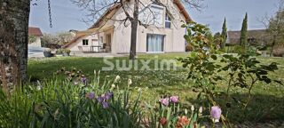 Vente Maison Construction traditionnelle avec piscine sécurisée et garages Parcey