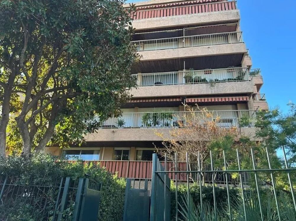 Location Appartement Trois pièces de 69m² avec trois terrasses dans un résidence Nice