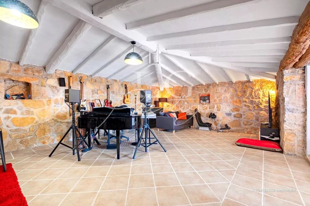 � vendre  Villa Montauroux (83440)