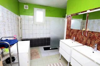  Immeuble à vendre 8 pièces 146 m²