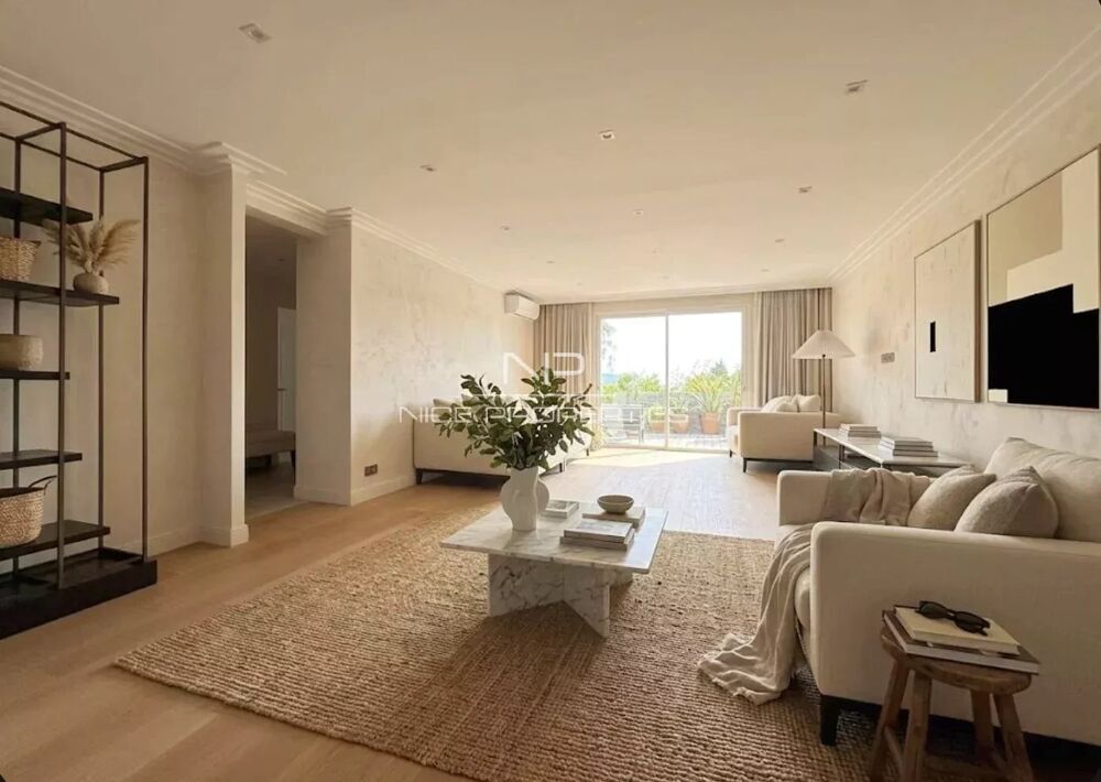 Vente Maison ROQUEBRUNE-CAP-MARTIN : Villa rénovée 4 chambres avec piscine et Roquebrune-cap-martin