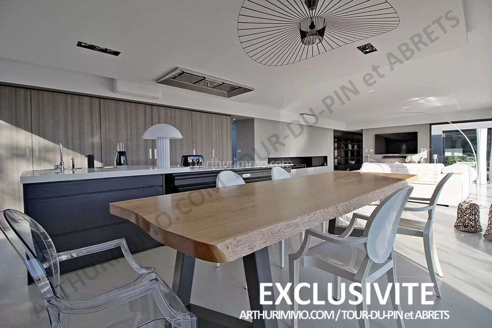 � vendre  Maison La Tour-du-Pin (38110)