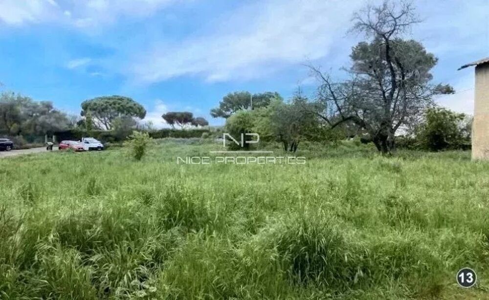 Vente Terrain Terrain a batir de 975m2 avec permis accépté maison de 130m2 Nice