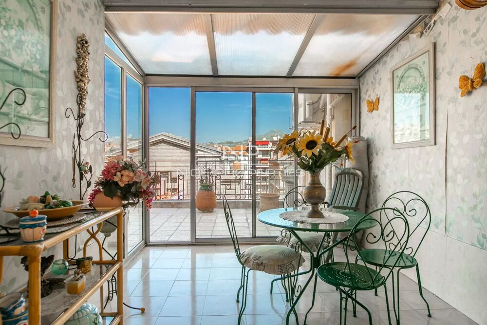 Vente Appartement Nice Carré d'or, grand 4 pièces avec terrasse de 56 m² à deux pa Nice