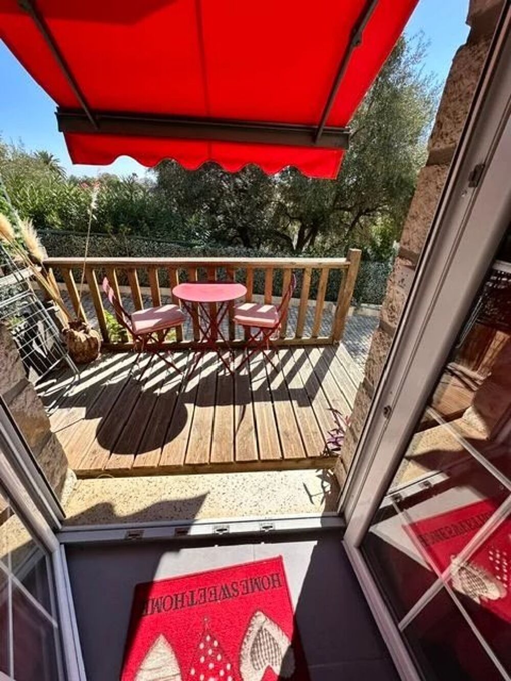 Location Appartement Charmant F1 avec terrasse - charges comprises Antibes