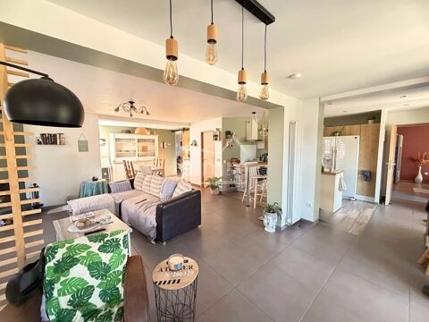   Appartement T3 avec jardin et piscine. Appartement - 4 pice(s) - 118 m