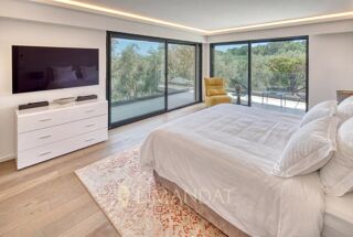  Maison à louer 6 pièces 321 m²