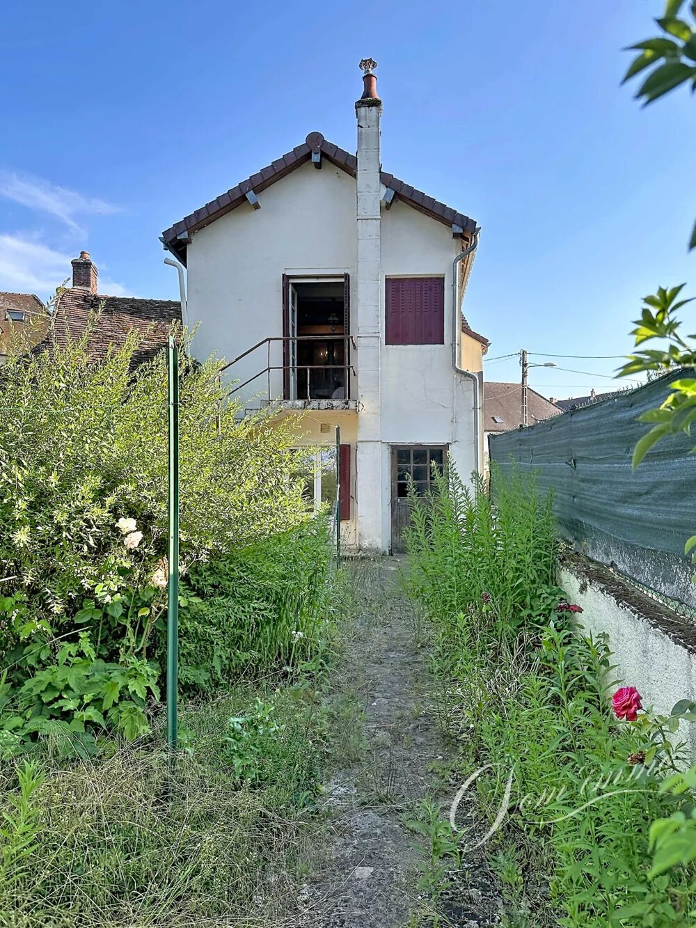 En exclusivité à SAULIEU, maison de ville avec jardin