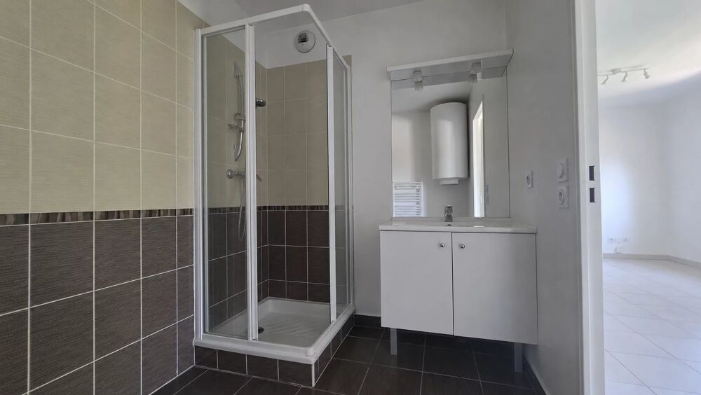 Vente Appartement Studio de 27,60 m² - parking en sous-sol - Secteur Eglise Décines-charpieu