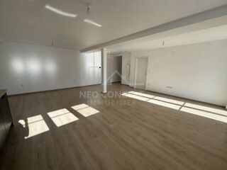  Appartement à louer 2 pièces 56 m²