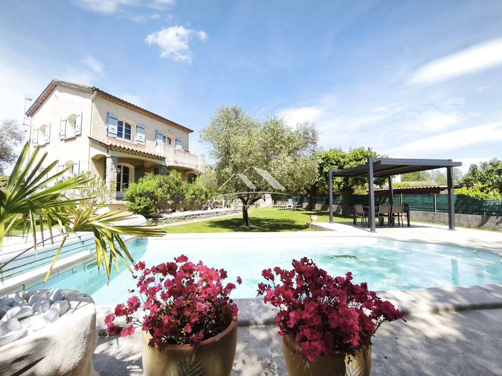 Proche Alès, maison 4 chambres + bureau, piscine