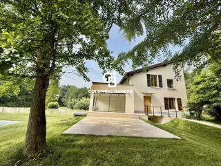  Villa  vendre 7 pices 220 m