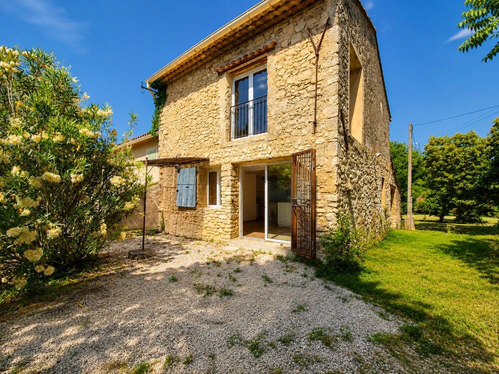 PERNES-LES-FONTAINES  PROPRIÉTÉ DE CARACTÈRE AVEC DEUX HABITATI