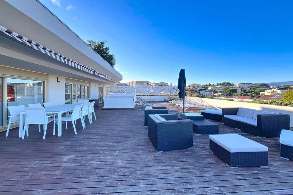 Résidence de prestige avec piscine : vaste appartement familial