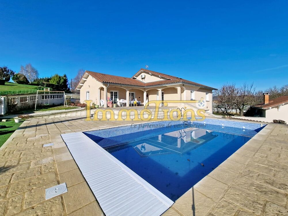 Spacieuse maison familiale avec piscine et grand terrain