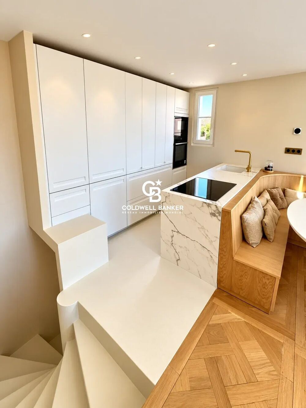 Vente Villa SAINT-TROPEZ – AUTHENTIQUE MAISON DE VILLAGE AVEC VUE MER Saint-tropez